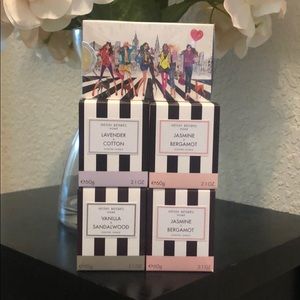 4 Henri Bendel candles plus HB matches 💖
